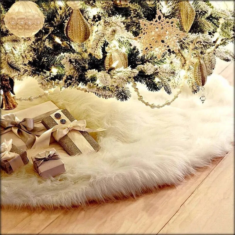 Elegant White Plush Holiday Tree Skirt