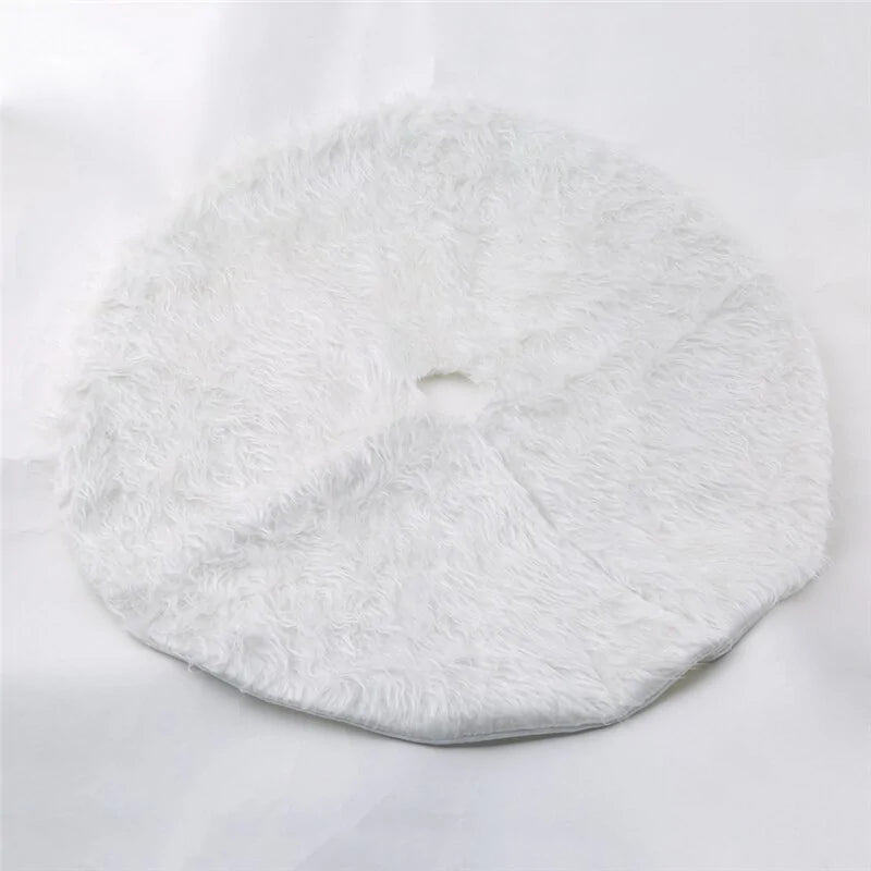 Elegant White Plush Holiday Tree Skirt