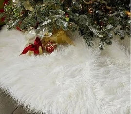 Elegant White Plush Holiday Tree Skirt